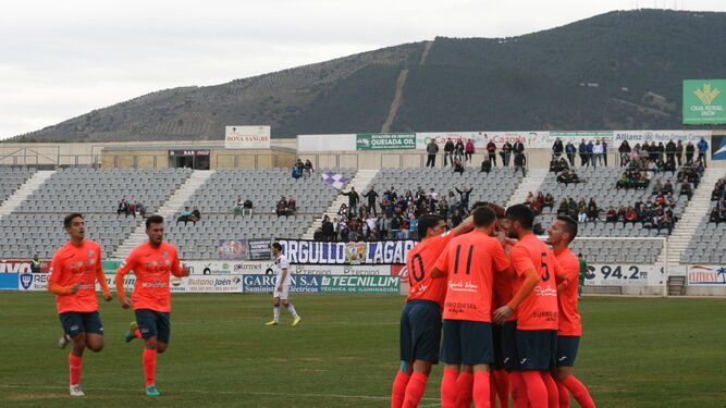 Jugadores ejidenses celebrando el gol en tierras jiennenses.
