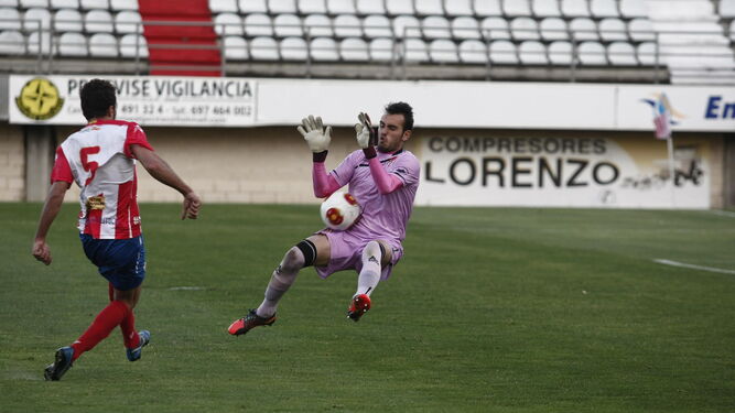 Cristian Arco ya ha jugado en Segunda B con el Granada B, Algeciras y Linares.