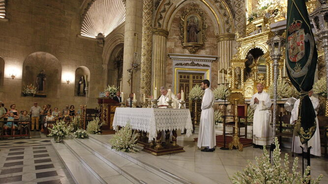 Los Padres Dominicos oficiaron misa en la Eucaristía de las 10:00 horas.